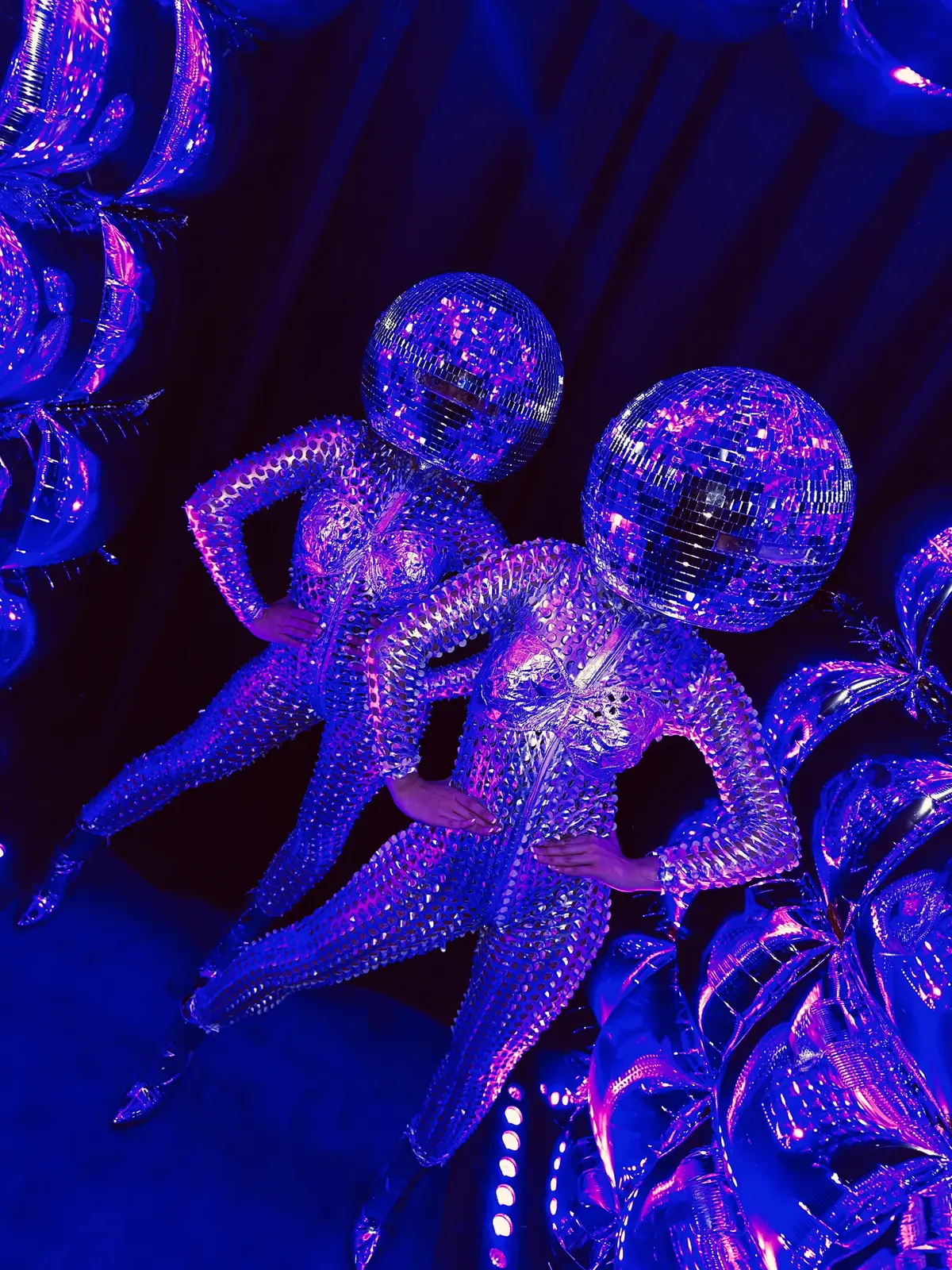 Roaming entertainment corporate events